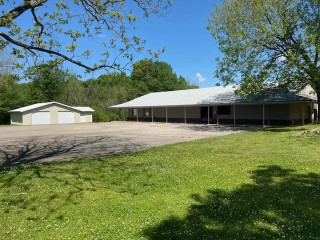 2102 FINGER LEAPWOOD RD, Finger, TN 38334