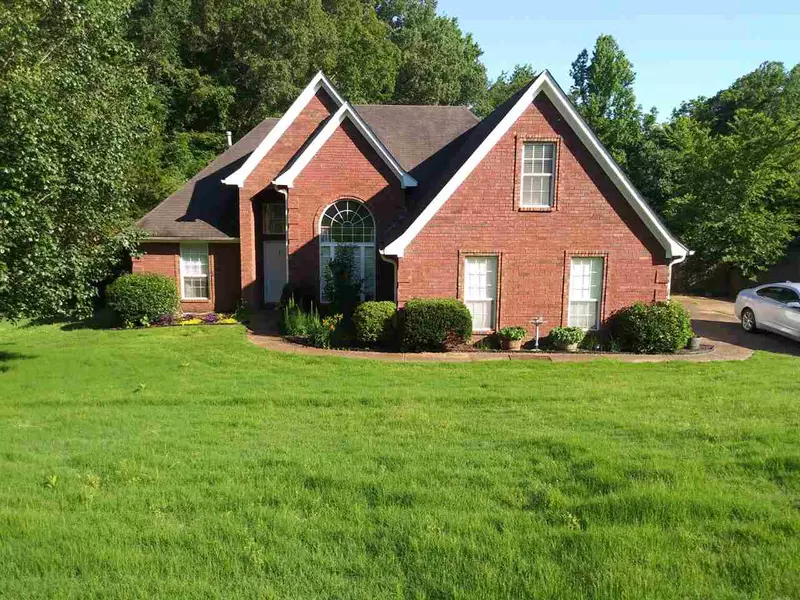 60 COUNTRY FOREST DR, Oakland, TN 38060