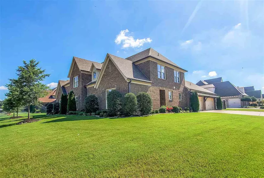 1696 AMBER GROVE LN, Collierville, TN 38017