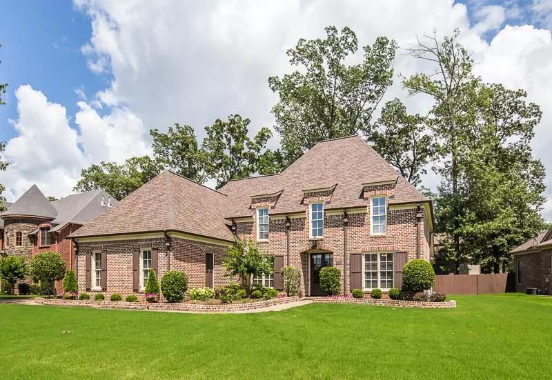 Collierville, TN 38017,1048 SMOKY OAKS LN