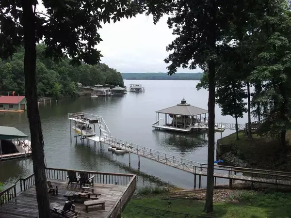 Counce, TN 38326,80 FERNBANK COVE CV