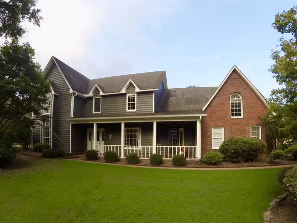 1005 ROLLING OAKS LN, Collierville, TN 38017