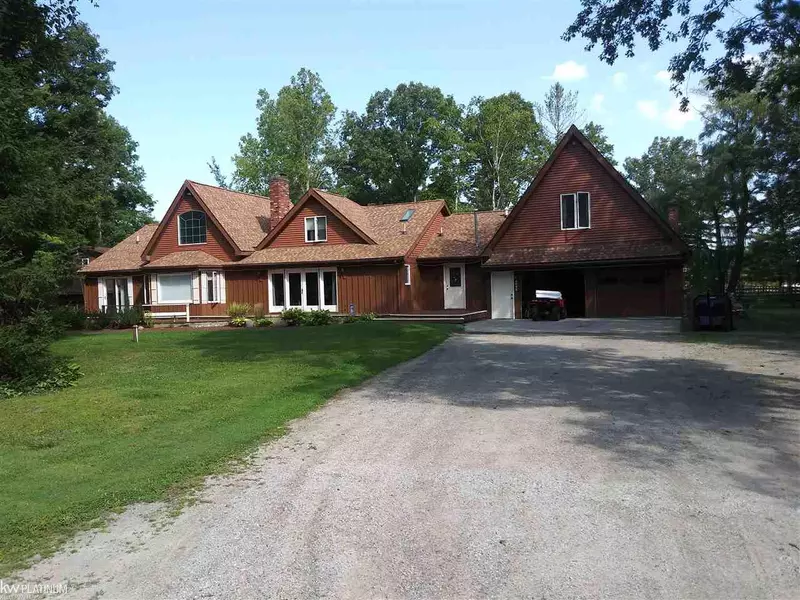 5698 Beard Rd, Clyde, MI 48049