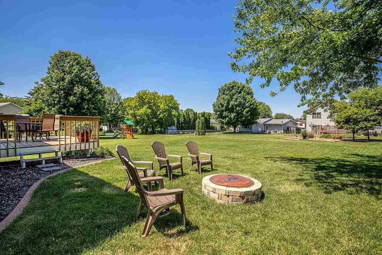 6002 RUNNING DEER TR, Mcfarland, WI 53558