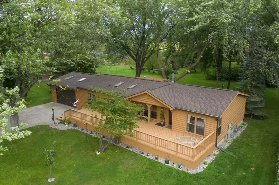 W10210 Del Bern Acres, Fox Lake, WI 53933