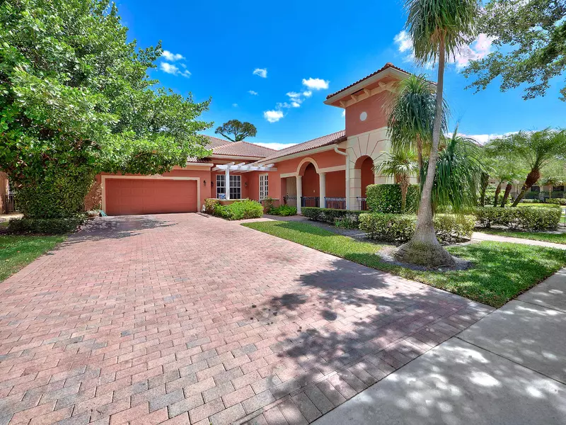 153 Via Isabela, Jupiter, FL 33458