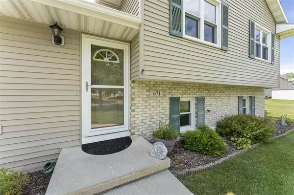 Sun Prairie, WI 53590,671 Grandview Dr