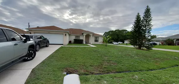 Port Saint Lucie, FL 34953,2502 SW Chestnut LN