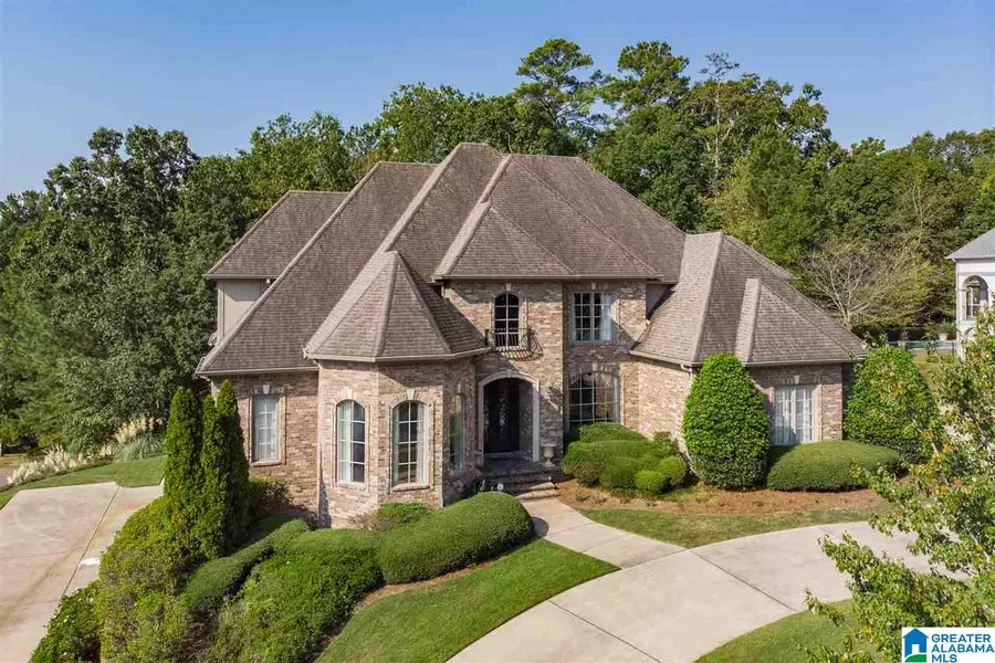 2108 SOUTHWINDS CIR, Hoover, AL 35244