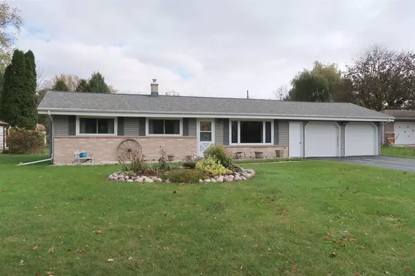 412 Union St, Green Lake, WI 54941