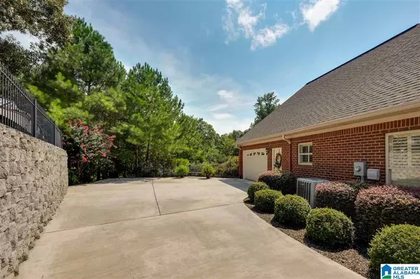 Gardendale, AL 35071,680 WISTERIA WAY