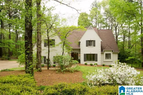 2564 DOLLY RIDGE RD, Vestavia Hills, AL 35243