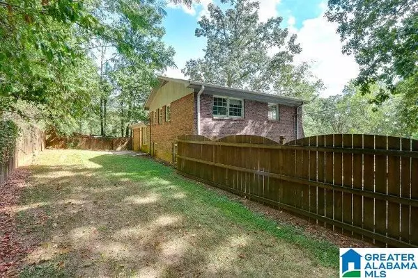 Vestavia Hills, AL 35243,3519 VALLEY CIR