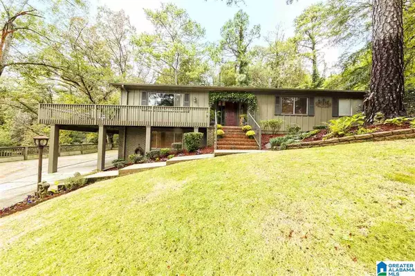 2544 SKYLAND DR, Vestavia Hills, AL 35243