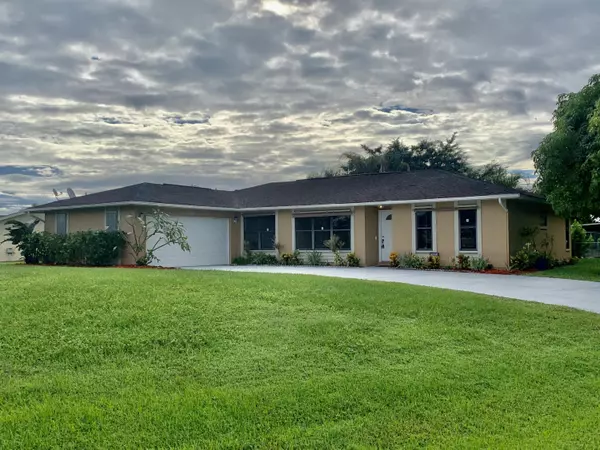 501 SW Fredrica ST, Port Saint Lucie, FL 34983