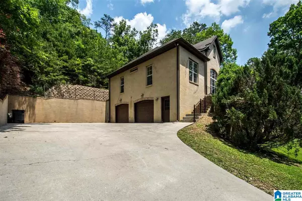 Vestavia Hills, AL 35243,4157 RIVER VIEW COVE