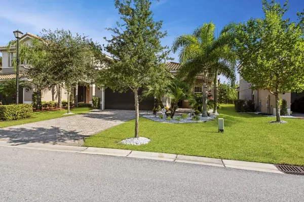 8211 Half Dome CT, Boynton Beach, FL 33473