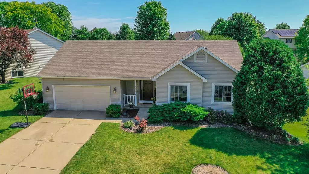 5213 Summer Ridge Dr, Madison, WI 53704