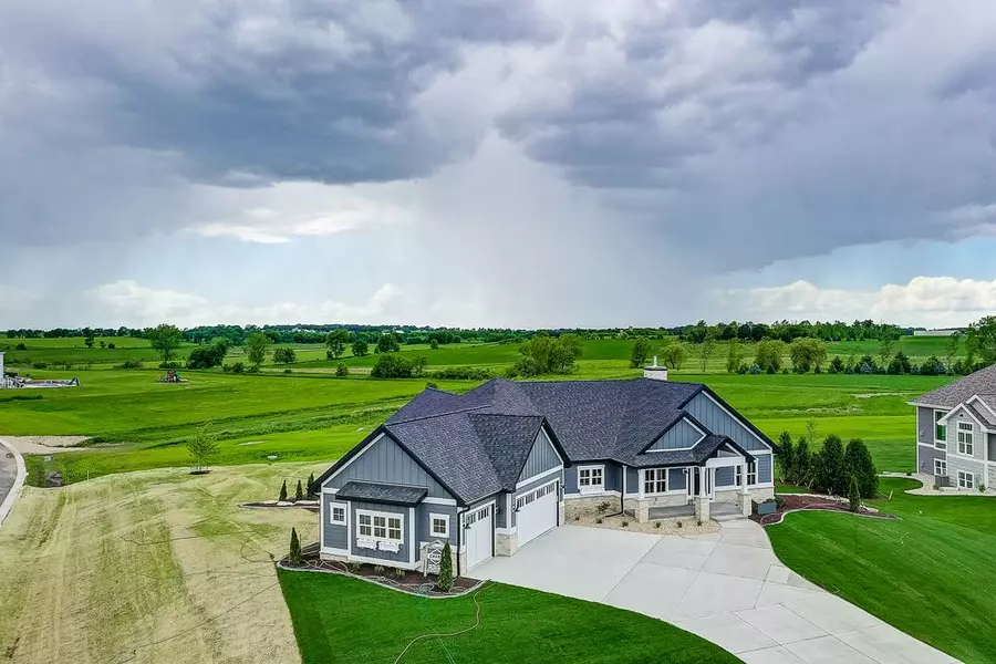 6689 Wagners Vineyard Tr, Sun Prairie, WI 53590