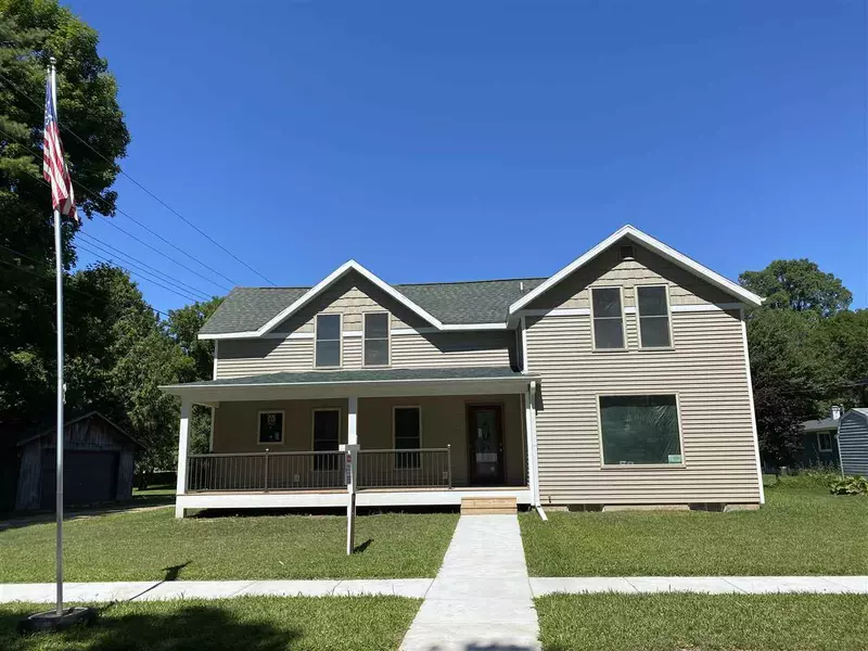 423 W Monroe St, Spring Green, WI 53588