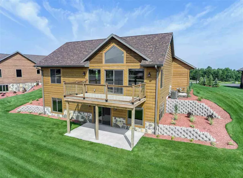 W5870 Island View Dr, New Lisbon, WI 53950