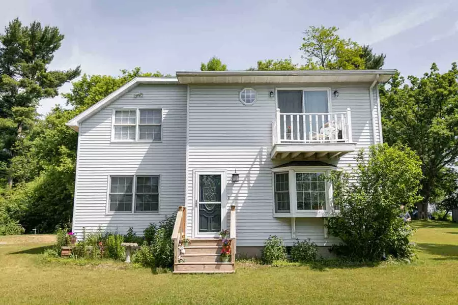 W6490 Old J Rd, Westfield, WI 53964