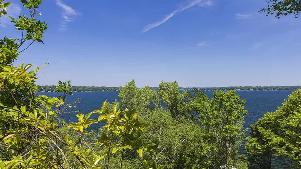 L2 & L3 White Cir, Green Lake, WI 54941