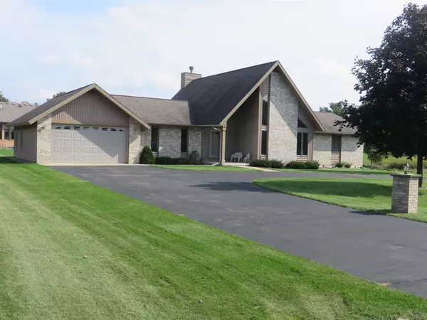 458 Bluebird Ct, Green Lake, WI 54941