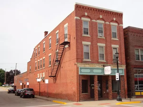 15 & 19 Main St, Platteville, WI 53818