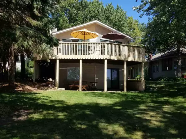 W3395 Orchard Ave, Green Lake, WI 54941