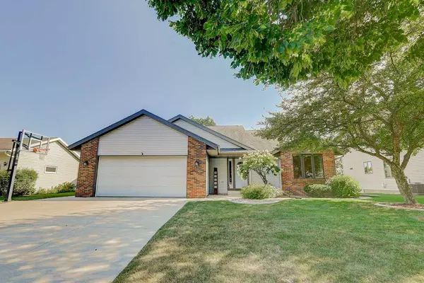 1747 Colony Cir, Sun Prairie, WI 53590