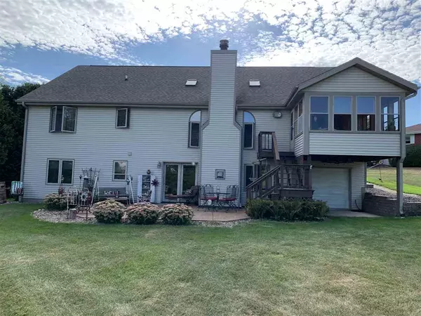 Lancaster, WI 53813,916 Sheridan Ct