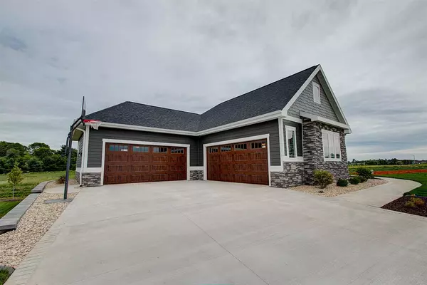 Sun Prairie, WI 53590,6814 Karolina Way