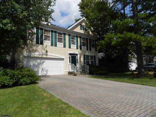 611 Country Club Dr, Egg Harbor City, NJ 08215