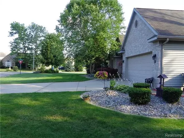 Fenton Twp, MI 48430,4304 SPRINGWOOD CRT