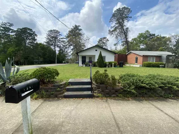 1202 N Macomb Street, Tallahassee, FL 32303