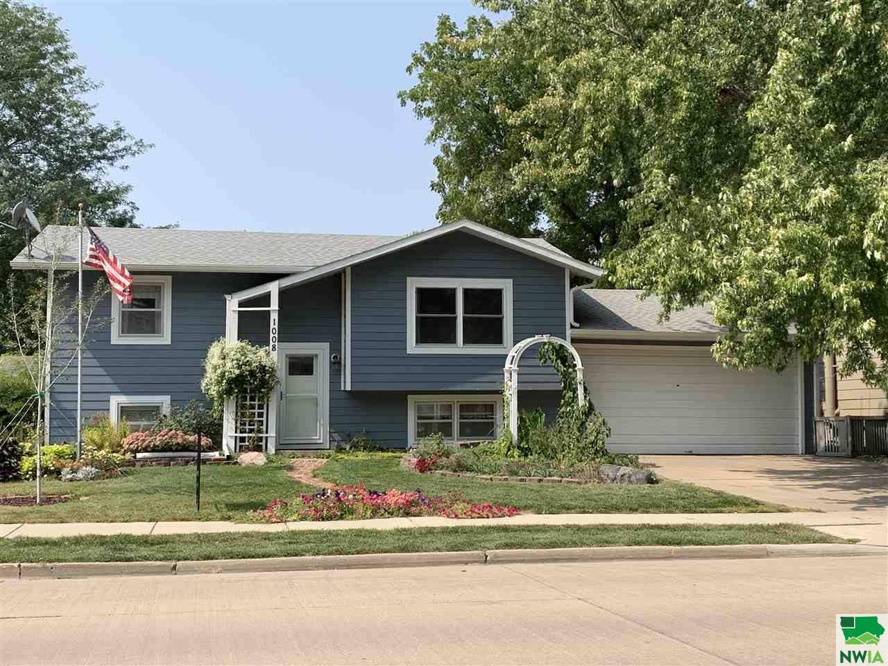 1008 Cottage Ave, Vermillion, SD 57069