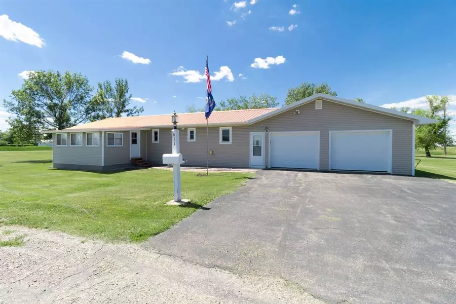 611 Robin St, Columbus, ND 58727