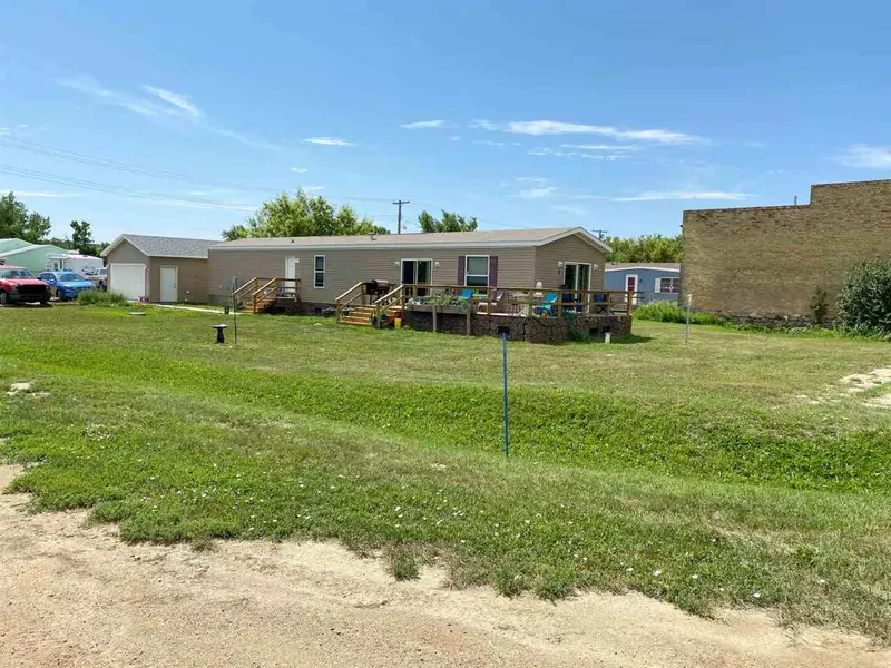 2 Hill St S, White Earth, ND 58794