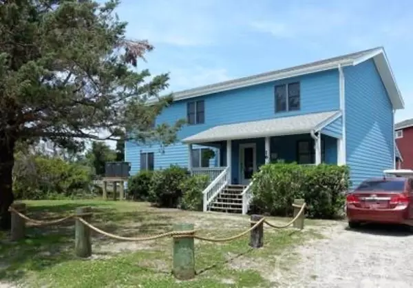 16 Pamlico Shores Road, Ocracoke, NC 27960