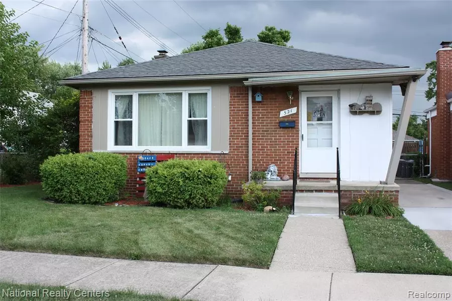 521 STEWART Avenue, Lincoln Park, MI 48146 3127