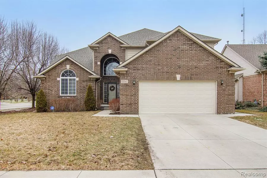 22217 BRYWOOD CRT, Clinton Township, MI 48036-4802