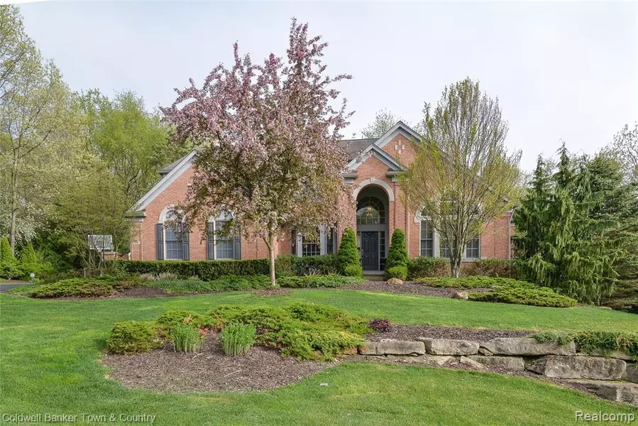 9310 AMHERST Drive, Brighton, MI 48114