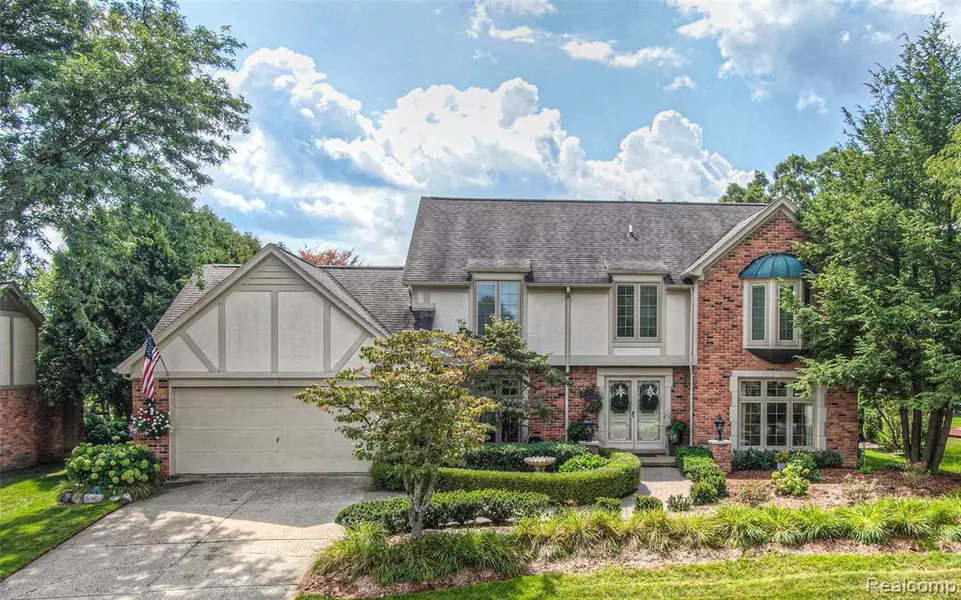 3315 ALBANY Drive, Rochester Hills, MI 48306 3604