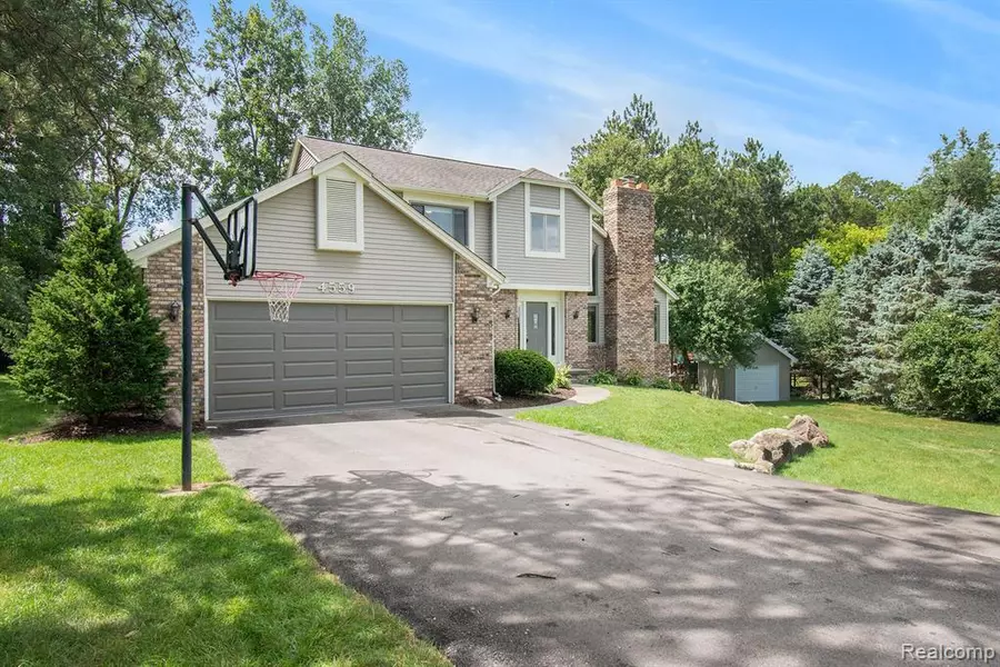 4559 MOUNTAIN VIEW CRT, Clarkston, MI 48348-2344