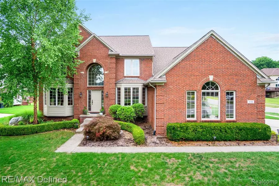 116 SCARBOROUGH Lane, Rochester Hills, MI 48306 4384