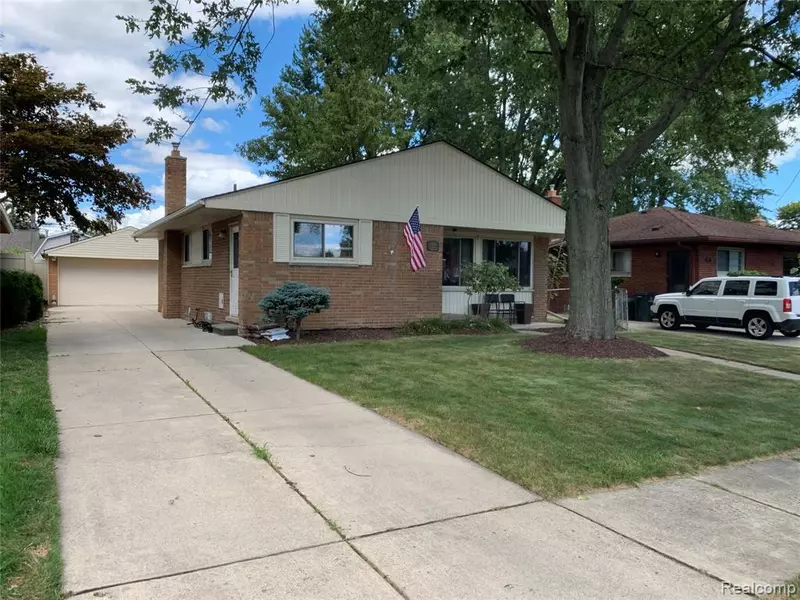 21641 WINSHALL Street, Saint Clair Shores, MI 48081 1215