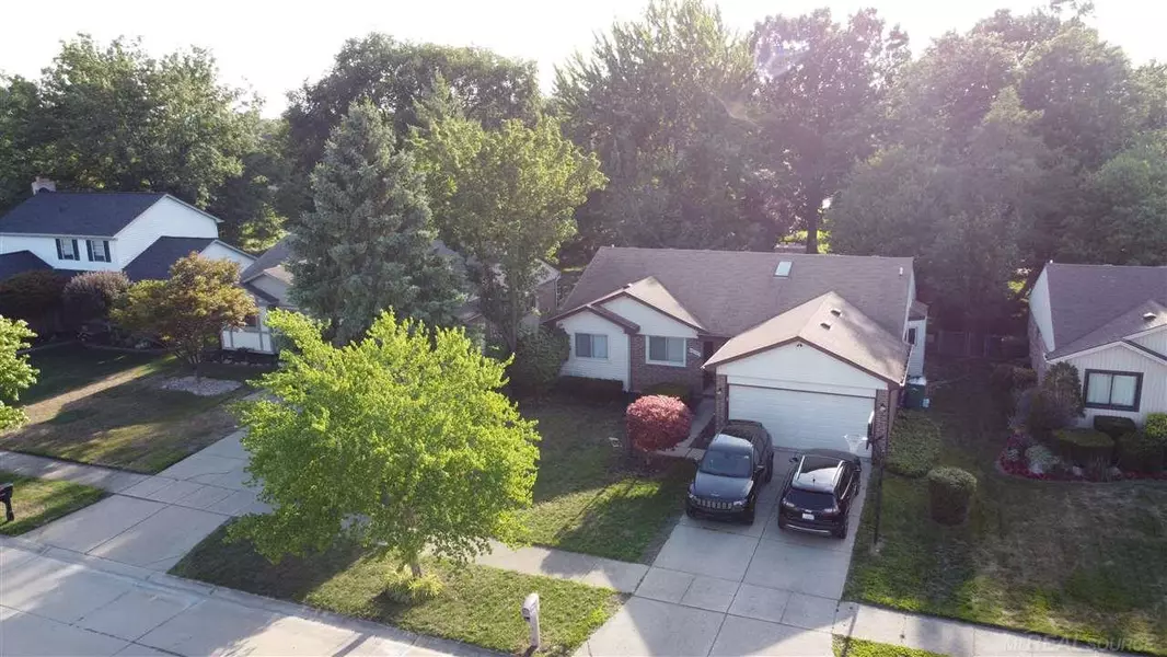 46381 BRECKENRIDGE, Macomb, MI 48044