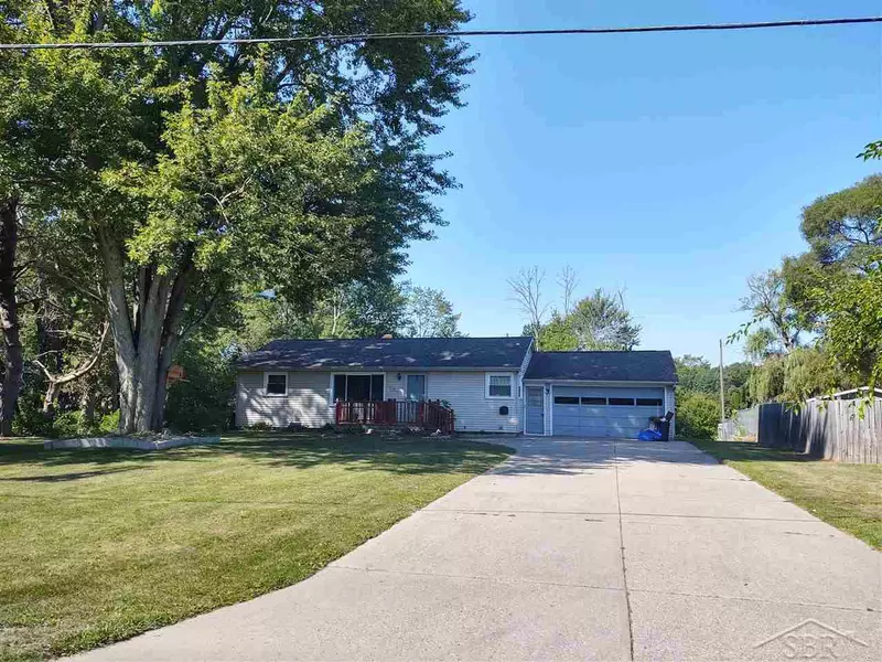 80 W Gloucester, Saginaw, MI 48609