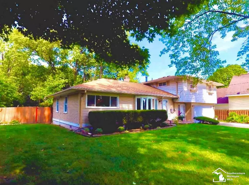 26800 Shiawassee, Southfield, MI 48033-3651